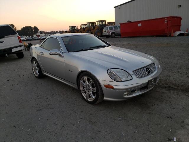 WDBKK65F14F307746 - 2004 MERCEDES-BENZ SLK 320 SILVER photo 4