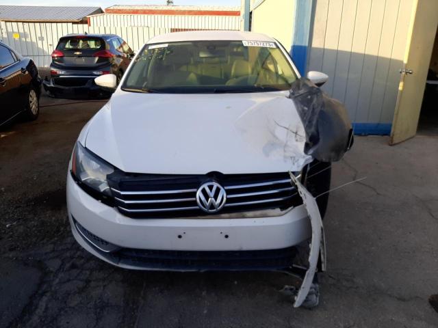 1VWBH7A36CC060884 - 2012 VOLKSWAGEN PASSAT SE WHITE photo 5