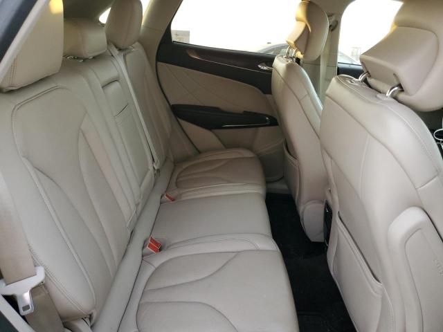 5LMTJ3DH9HUL32043 - 2017 LINCOLN MKC RESERVE TAN photo 11