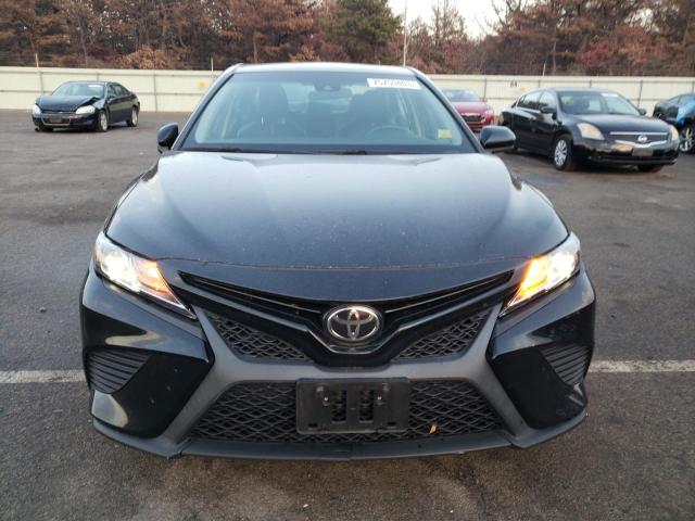 4T1B11HK2JU134161 - 2018 TOYOTA CAMRY L BLACK photo 5