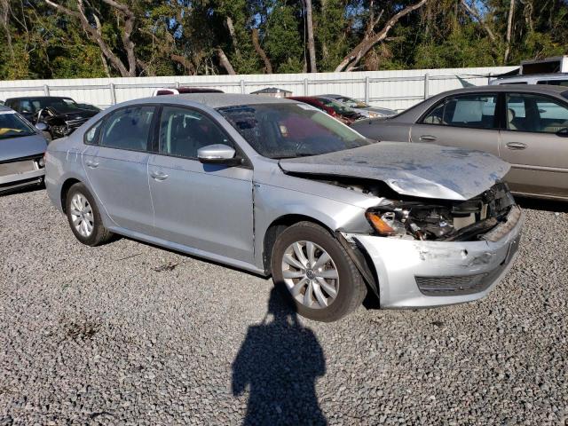 1VWAT7A30EC062689 - 2014 VOLKSWAGEN PASSAT S SILVER photo 4