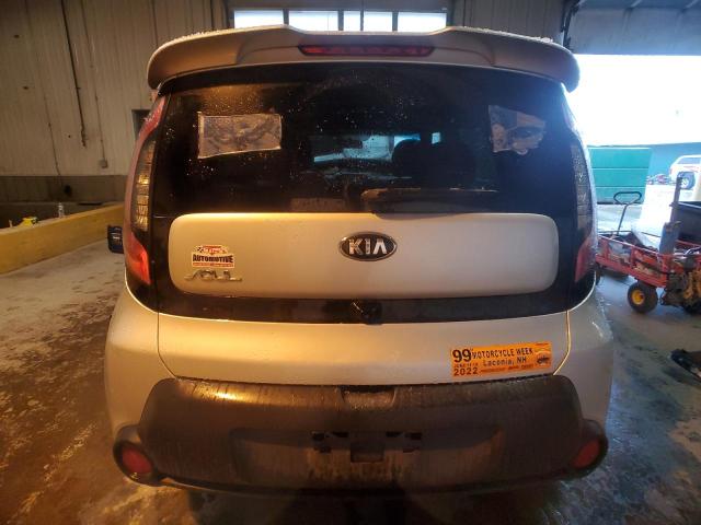 KNDJN2A25F7760085 - 2015 KIA SOUL SILVER photo 6