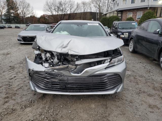 4T1B11HK3JU092308 - 2018 TOYOTA CAMRY L GRAY photo 5