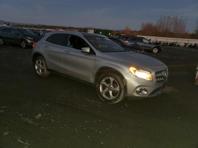 WDCTG4GB9JJ425150 - 2018 MERCEDES-BENZ GLA 250 4MATIC SILVER photo 4