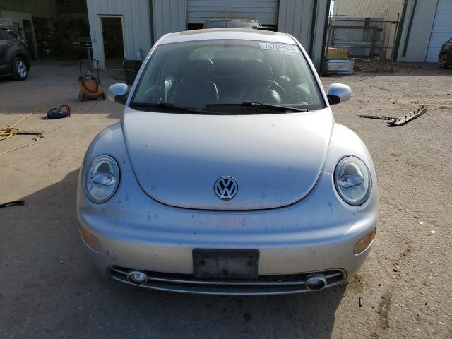 3VWDD21C23M414549 - 2003 VOLKSWAGEN NEW BEETLE GLX ვერცხლისფერი ფოტო 5