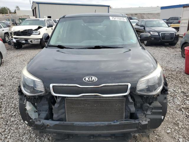 KNDJN2A26G7300581 - 2016 KIA SOUL BLACK photo 5