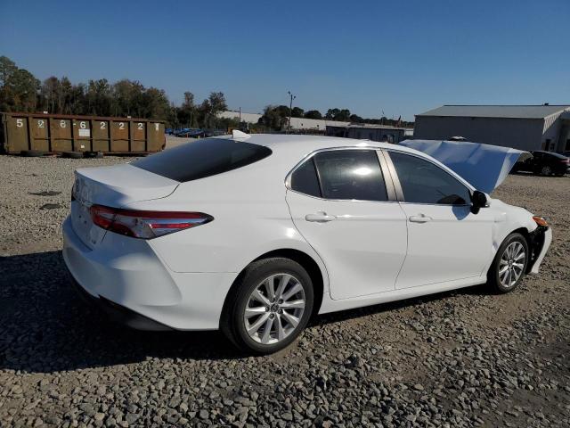 4T1B11HKXKU831109 - 2019 TOYOTA CAMRY L WHITE photo 3