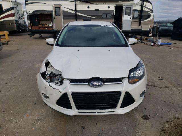 1FADP3N26EL168813 - 2014 FORD FOCUS TITANIUM WHITE photo 5