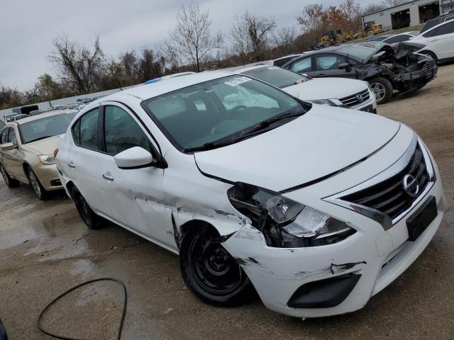 3N1CN7AP3JL801113 - 2018 NISSAN VERSA S WHITE photo 4