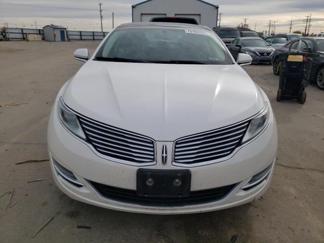 3LN6L2J98ER834806 - 2014 LINCOLN MKZ WHITE photo 5