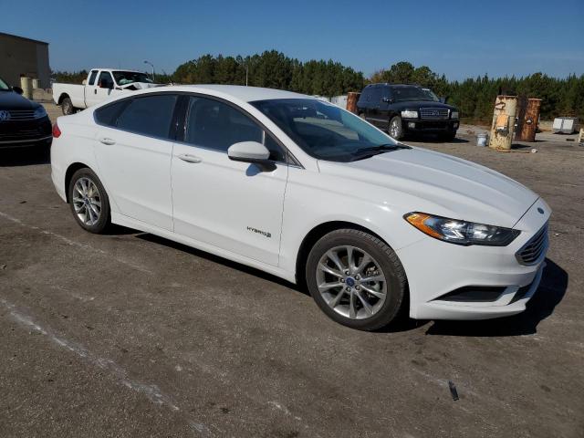 3FA6P0LU5HR238240 - 2017 FORD FUSION SE HYBRID WHITE photo 4