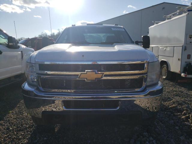 1GC5KZC82BZ113727 - 2011 CHEVROLET SILVERADO K3500 WHITE photo 5