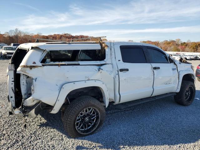 5TFDW5F12GX559144 - 2016 TOYOTA TUNDRA CREWMAX SR5 WHITE photo 3