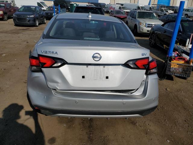 3N1CN8EV2ML857112 - 2021 NISSAN VERSA SV SILVER photo 6