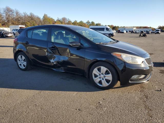 KNAFK5A85G5622254 - 2016 KIA FORTE LX BLACK photo 4