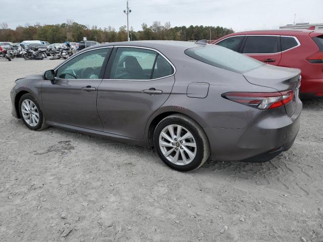 4T1C11AK7NU636524 - 2022 TOYOTA CAMRY LE GRAY photo 2