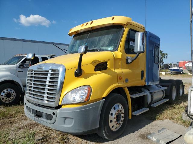 3AKJGBDV4ESFR5510 - 2014 FREIGHTLINER CASCADIA 1 YELLOW photo 2