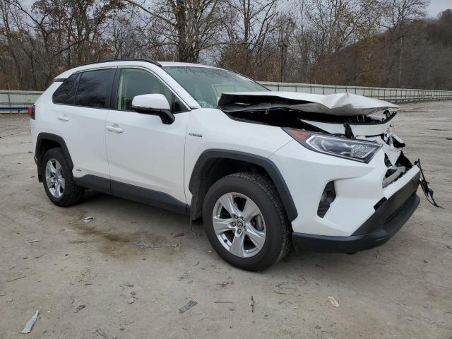 JTMRWRFV6LD547669 - 2020 TOYOTA RAV4 XLE WHITE photo 4