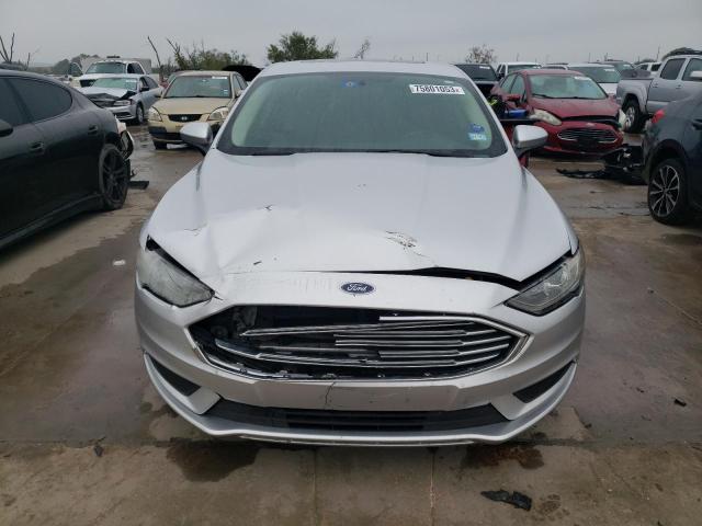 3FA6P0H73JR158489 - 2018 FORD FUSION SE SILVER photo 5