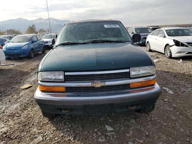 1GNDT13W0WK121081 - 1998 CHEVROLET BLAZER GREEN photo 5