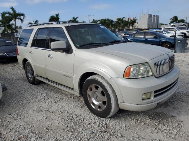 5LMFU27546LJ19486 - 2006 LINCOLN NAVIGATOR თეთრი ფოტო 4