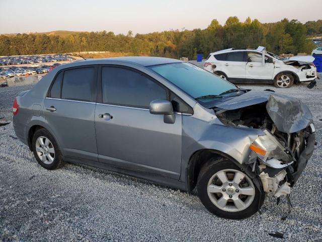 3N1BC11E67L420328 - 2007 NISSAN VERSA S GRAY photo 4