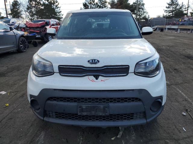 KNDJN2A20K7003203 - 2019 KIA SOUL WHITE photo 5