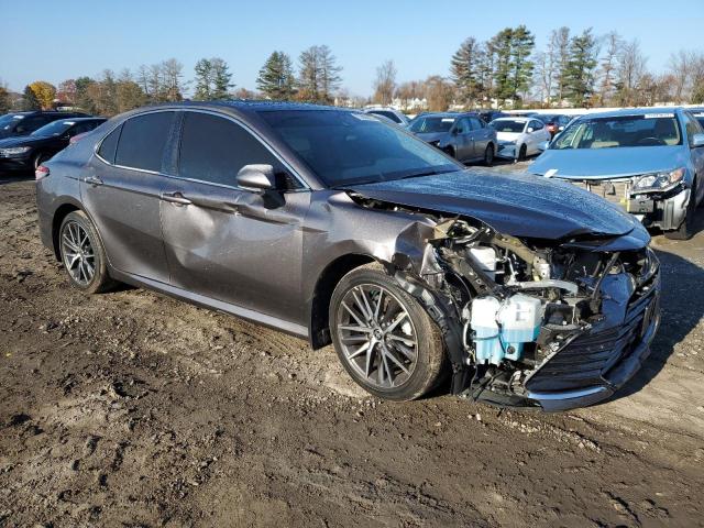 4T1F11AKXNU706515 - 2022 TOYOTA CAMRY XLE CHARCOAL photo 4