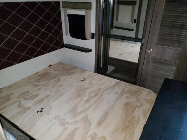 4YDF37924K4703298 - 2019 KEYSTONE MONTANA TWO TONE photo 7