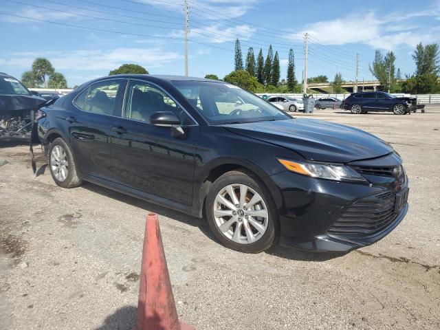 JTNB11HK9J3039067 - 2018 TOYOTA CAMRY L BLACK photo 4