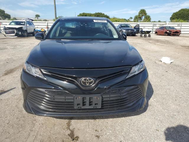 JTNB11HK9J3039067 - 2018 TOYOTA CAMRY L BLACK photo 5