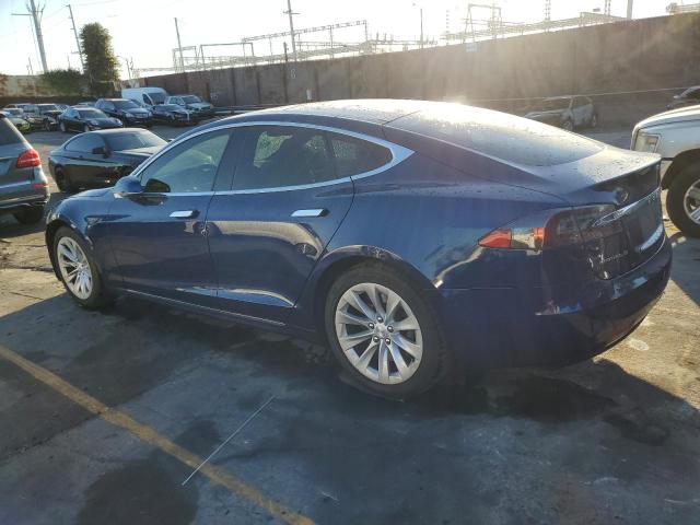 5YJSA1E11GF157710 - 2016 TESLA MODEL S ლურჯი ფოტო 2