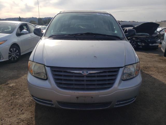 1A4GP45R46B753630 - 2006 CHRYSLER TOWN & COU ვერცხლისფერი ფოტო 5