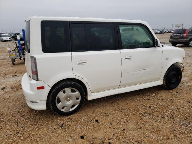 JTLKT334050181628 - 2005 TOYOTA SCION XB WHITE photo 3