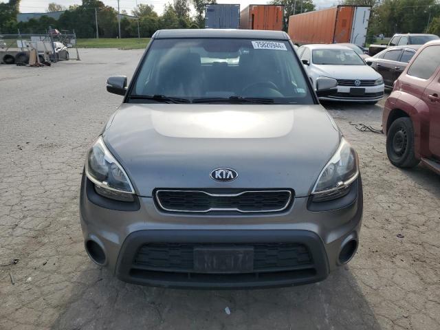 KNDJT2A65D7559888 - 2013 KIA SOUL + GRAY photo 5