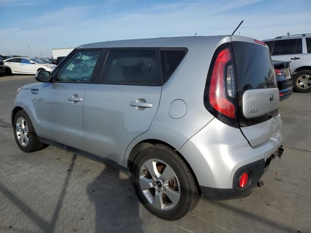 KNDJN2A29J7588314 - 2018 KIA SOUL SILVER photo 2