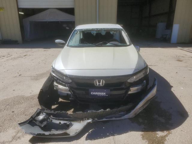 1HGCV1F16KA067575 - 2019 HONDA ACCORD LX WHITE photo 5