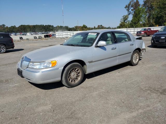 1999 LINCOLN TOWN CAR SIGNATURE, 