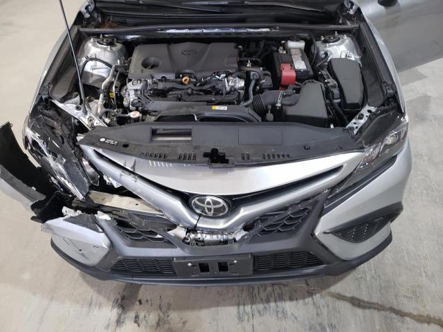 4T1T11AK3RU905320 - 2024 TOYOTA CAMRY SE NIGHT SHADE SILVER photo 11