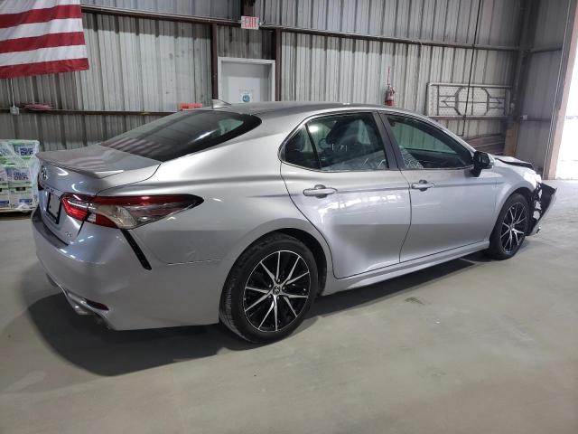 4T1T11AK3RU905320 - 2024 TOYOTA CAMRY SE NIGHT SHADE SILVER photo 3