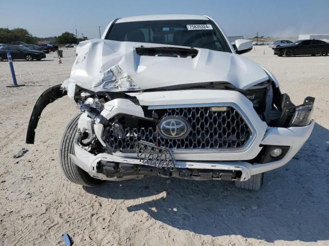 3TMDZ5BN9JM041450 - 2018 TOYOTA TACOMA DOUBLE CAB أبيض صورة 5