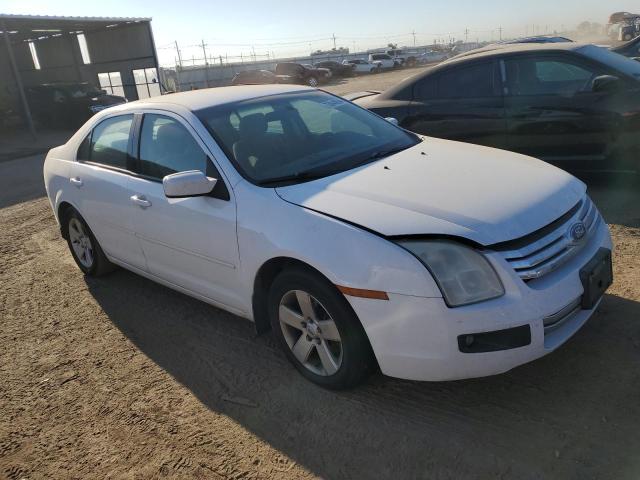 3FAHP01127R187280 - 2007 FORD FUSION SE WHITE photo 4