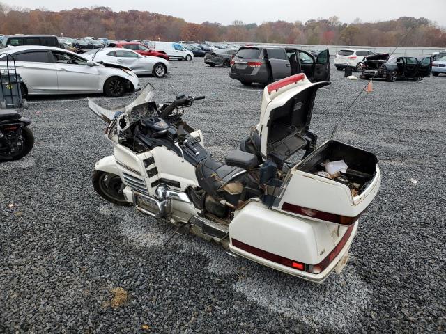 1HFSC2230TA804516 - 1996 HONDA GL1500 SE12 WHITE photo 3