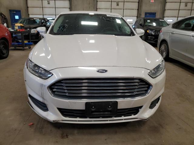 3FA6P0HD0GR255759 - 2016 FORD FUSION SE WHITE photo 5