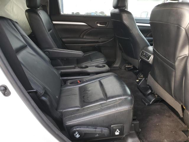 5TDKKRFH0GS172640 - 2016 TOYOTA HIGHLANDER XLE WHITE photo 11