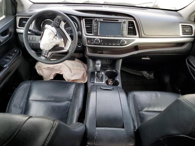 5TDKKRFH0GS172640 - 2016 TOYOTA HIGHLANDER XLE WHITE photo 8