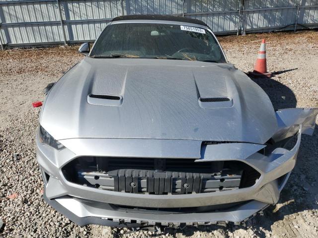 1FATP8UH5J5109474 - 2018 FORD MUSTANG SILVER photo 5