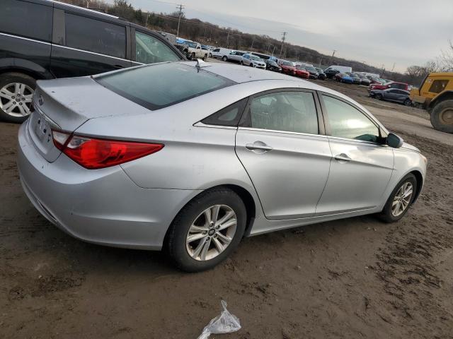 5NPEB4AC7DH755753 - 2013 HYUNDAI SONATA GLS SILVER photo 3