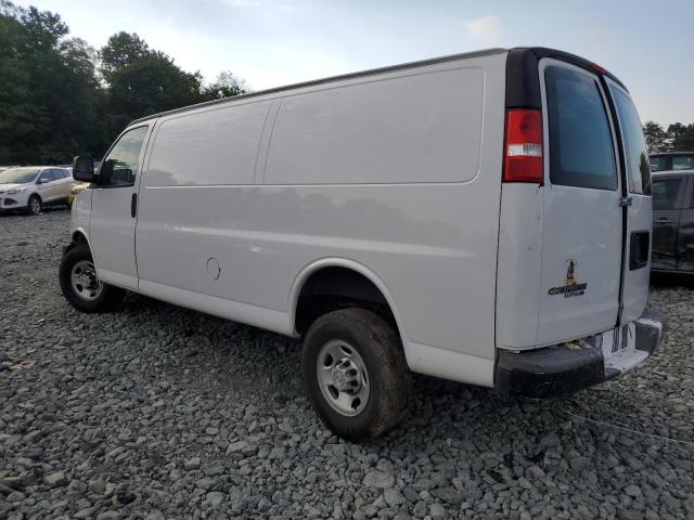 1GCWGBFP8L1129057 - 2020 CHEVROLET EXPRESS G2 WHITE photo 2