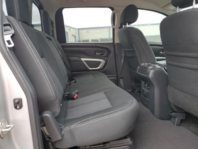 1N6AA1E61JN513537 - 2018 NISSAN TITAN SV SILVER photo 10